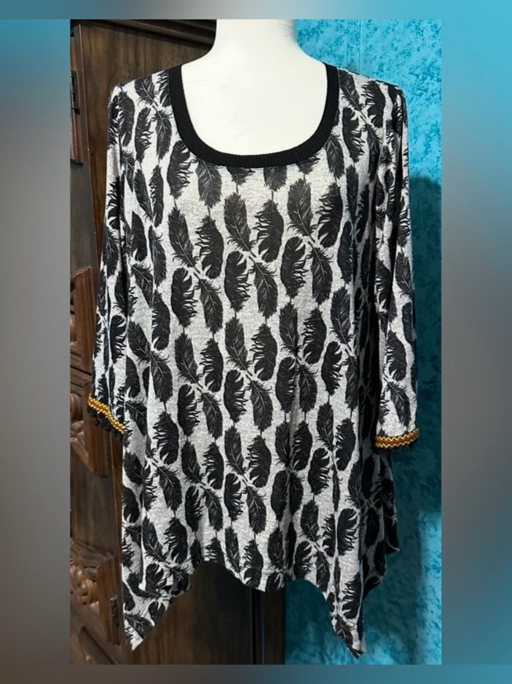 ivy jane Black and Gray Feather Print Tunic with Gold-Trim Cuffs